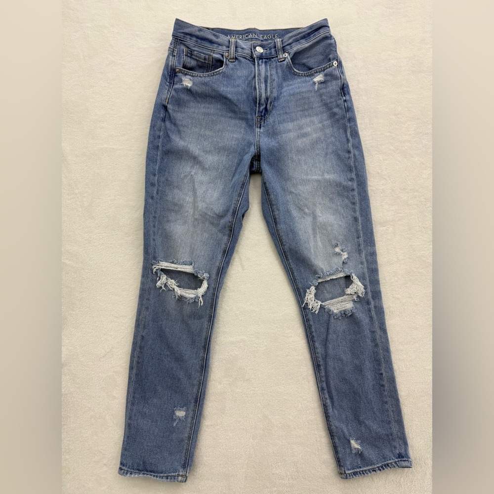 American Eagle Mom Jeans Medium Wash Distressed Size 2